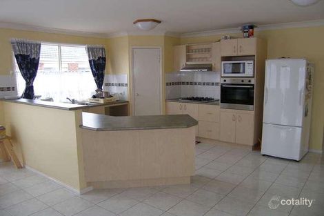 Property photo of 18 Mulberry Pass Craigieburn VIC 3064
