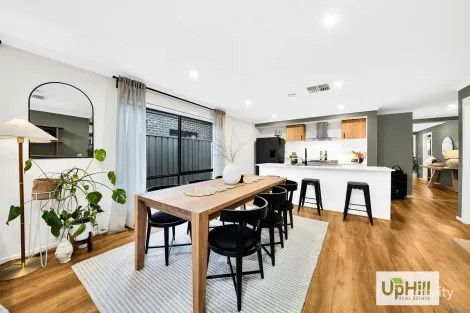 Property photo of 9 Creative Avenue Clyde North VIC 3978