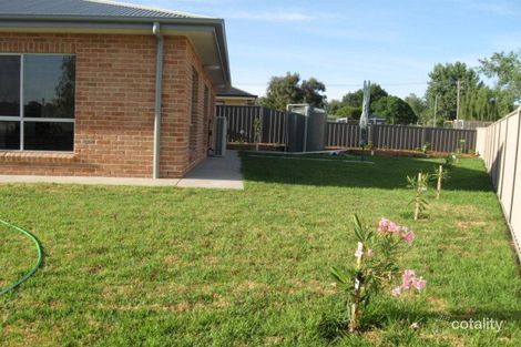 Property photo of 1 Caple Street Young NSW 2594