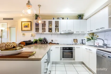 Property photo of 8438 Magnolia Drive East Hope Island QLD 4212