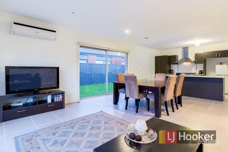 Property photo of 13 Macadamia Street Pakenham VIC 3810