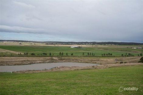 Property photo of 35 James Leslie Drive Gillieston Heights NSW 2321