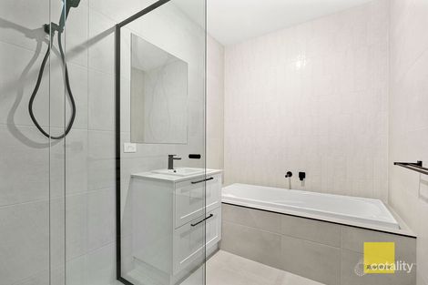 5b Rotherham St, Belmont, VIC 3216