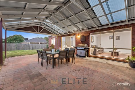 Property photo of 33 Sharpe Court Berwick VIC 3806