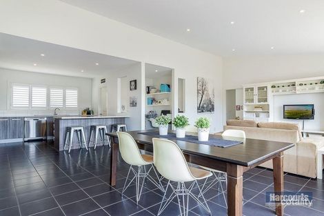 Property photo of 7 Palm Square Drouin VIC 3818