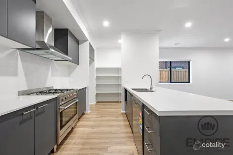Property photo of 52 Grevillea Circuit Clyde VIC 3978