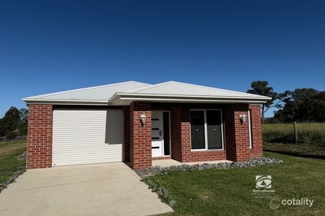 12 Giles St, Wiseleigh, VIC 3885