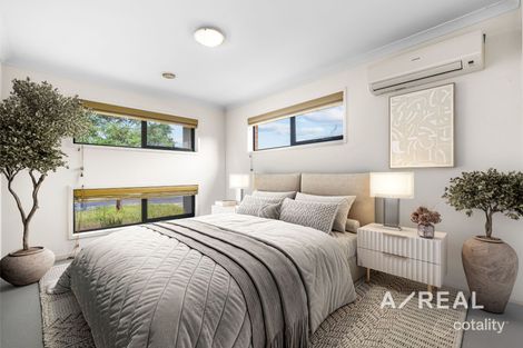 Property photo of 25 Bolivar Esplanade Truganina VIC 3029