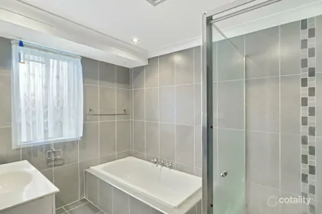 Property photo of 318 Copperfield Drive Rosemeadow NSW 2560