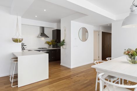 Property photo of 2/374 Dandenong Road Caulfield North VIC 3161