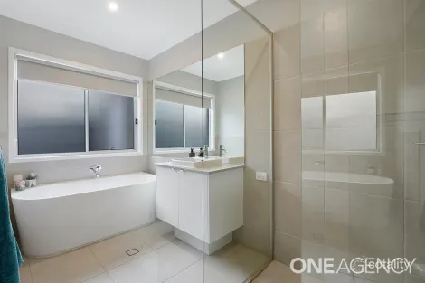 Property photo of 33 Whitsunday Street Newport QLD 4020