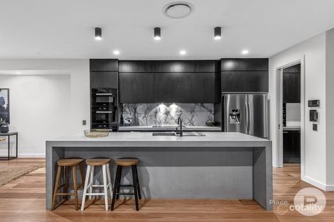 Property photo of 81 Morehead Avenue Norman Park QLD 4170