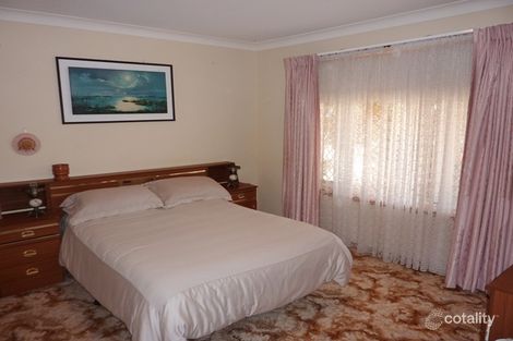 Property photo of 21 Mumford Crescent Dubbo NSW 2830