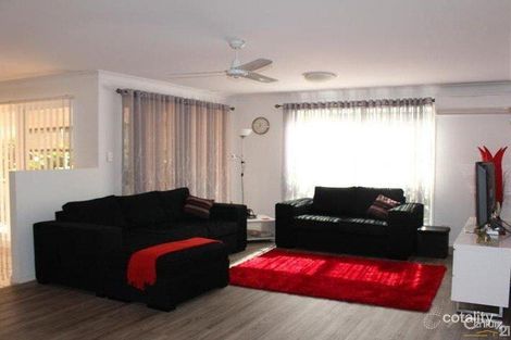 Property photo of 2 Biggera Court Sandstone Point QLD 4511