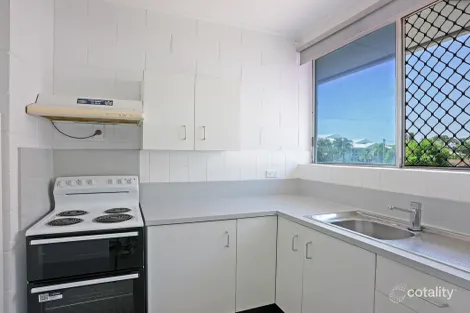 2/76 Cook St, North Ward, QLD 4810