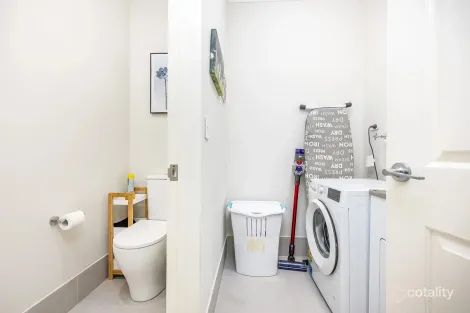 Property photo of 25 Reflection Boulevard Jindalee WA 6036