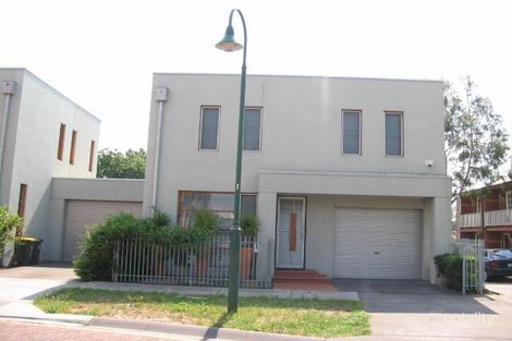 4 Kingfisher Gdns, Brunswick East, VIC 3057