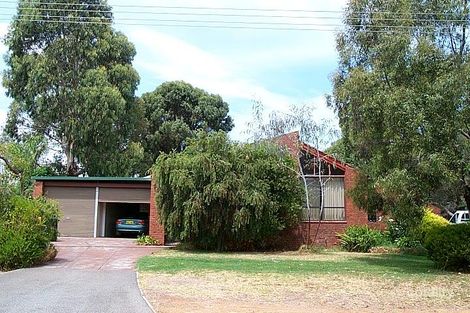 6 Armour Way, Lesmurdie, WA 6076