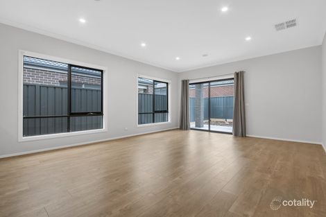 Property photo of 8 Velvet Circuit Clyde North VIC 3978