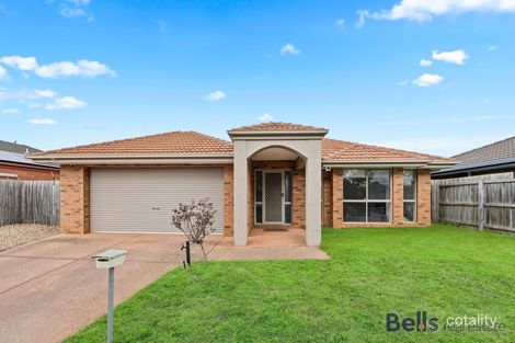Property photo of 16 Grassland Crescent Cairnlea VIC 3023