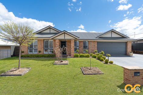 Property photo of 37 Pippin Way Orange NSW 2800