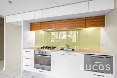 Property photo of 1714/100 Harbour Esplanade Docklands VIC 3008