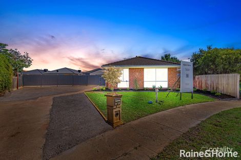 Property photo of 8 Regal Court Melton South VIC 3338