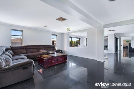 Property photo of 18 Emmer Green Retreat Cranbourne East VIC 3977