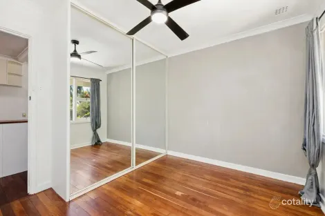 Property photo of 27 Willowmead Way Kelmscott WA 6111