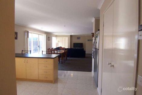 Property photo of 23 Stringybark Close Manor Lakes VIC 3024
