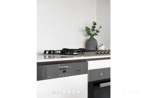 Property photo of 102/642 Doncaster Road Doncaster VIC 3108