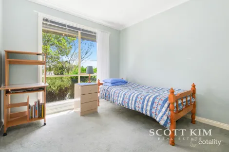 Property photo of 15 Miller Crescent Mount Waverley VIC 3149