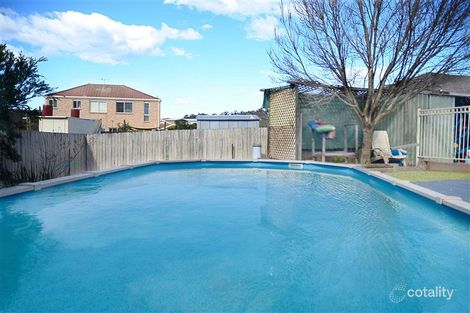 Property photo of 32 Dehavilland Circuit Hamlyn Terrace NSW 2259
