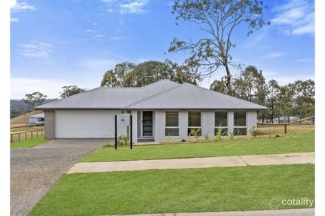 28 Harvest Rd, Meringandan West, QLD 4352