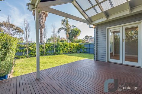 13 Severn St, Newport, VIC 3015