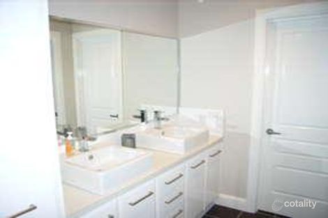 Property photo of 102 Docker Street Wagga Wagga NSW 2650
