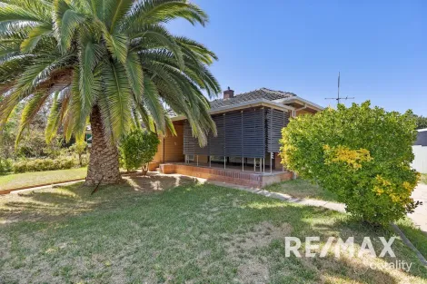 Property photo of 41 Northcott Parade Mount Austin NSW 2650