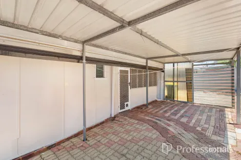 Property photo of 35 Beacham Crescent Medina WA 6167