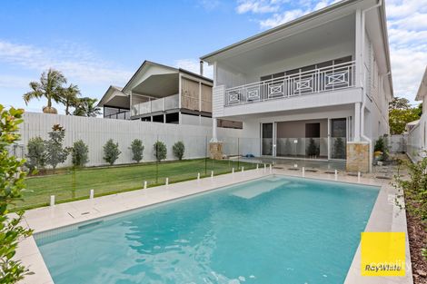 27 Raceview Ave, Hendra, QLD 4011