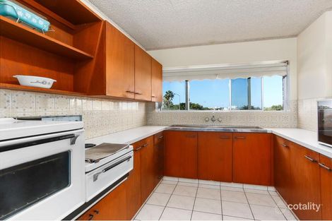 Property photo of 3/28 Marine Parade Southport QLD 4215