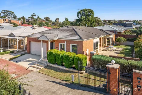 Property photo of 1/153 Barrabool Road Highton VIC 3216