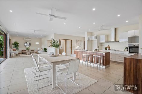 Property photo of 21 The Peak Road Brinsmead QLD 4870