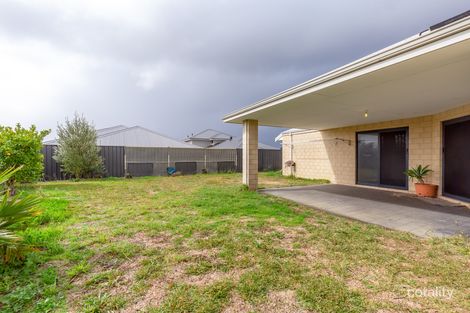 Property photo of 16 Elderiana Link Banksia Grove WA 6031