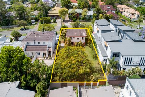 134 Eugaree St, Southport, QLD 4215