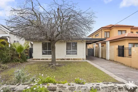 33 Gwenyfred Rd, Kensington, WA 6151