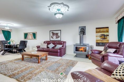 Property photo of 11 Queens Parade Hillside VIC 3037