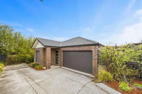 Property photo of 4 Peppermint Place Mount Pleasant VIC 3350