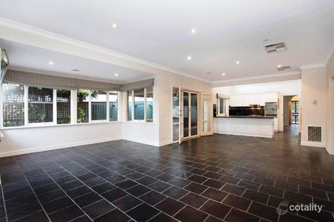 Property photo of 16 Gatehouse Drive Attwood VIC 3049