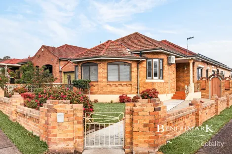 15 Lee Ave, Beverly Hills, NSW 2209