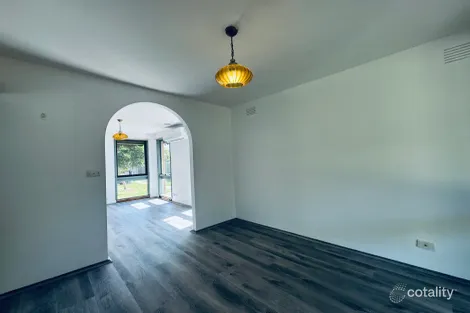 Property photo of 13 Inglebrae Court Noble Park North VIC 3174